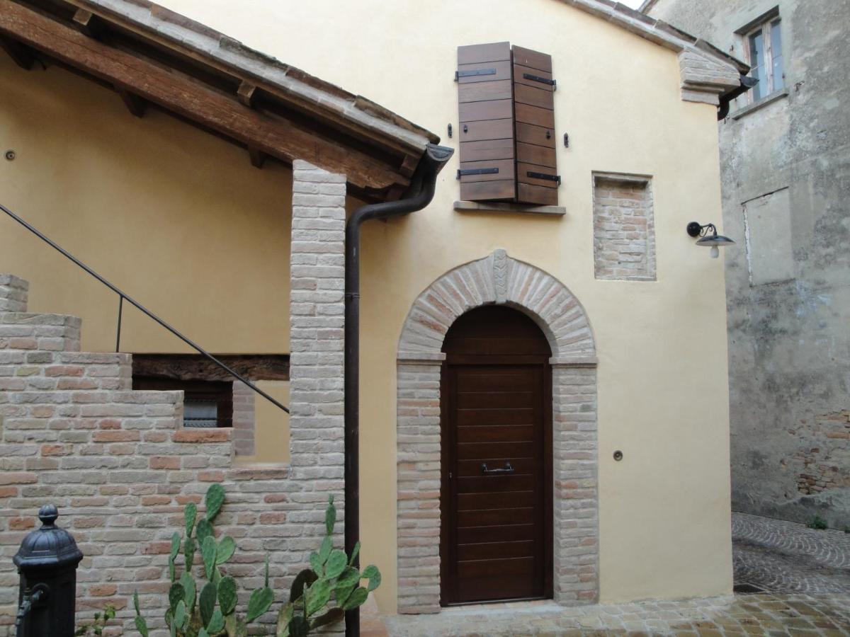 Al Castello Hotel Tavullia Exterior photo