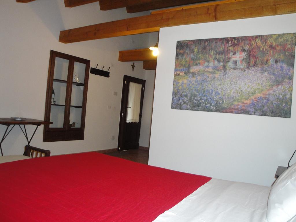Al Castello Hotel Tavullia Room photo